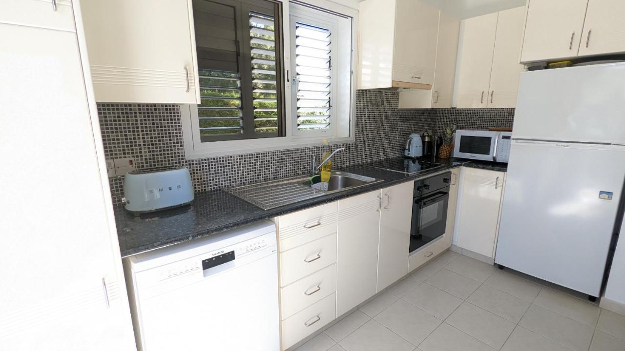 Stylish Garden Apartment At Paphos Harbour מראה חיצוני תמונה